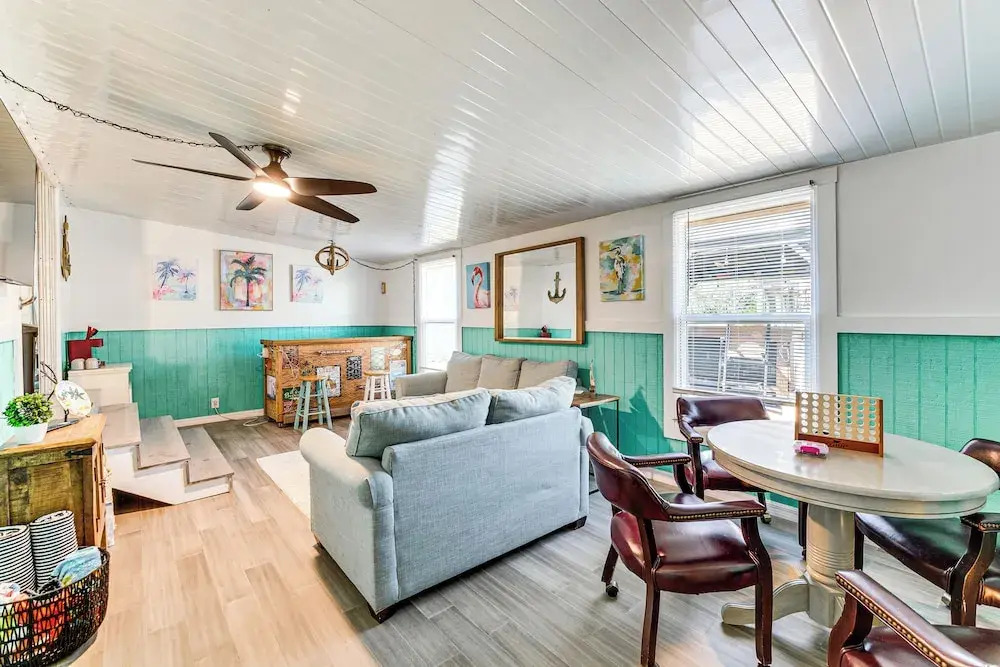 2 Mi to Beach! Canal-front Escape in Crystal River