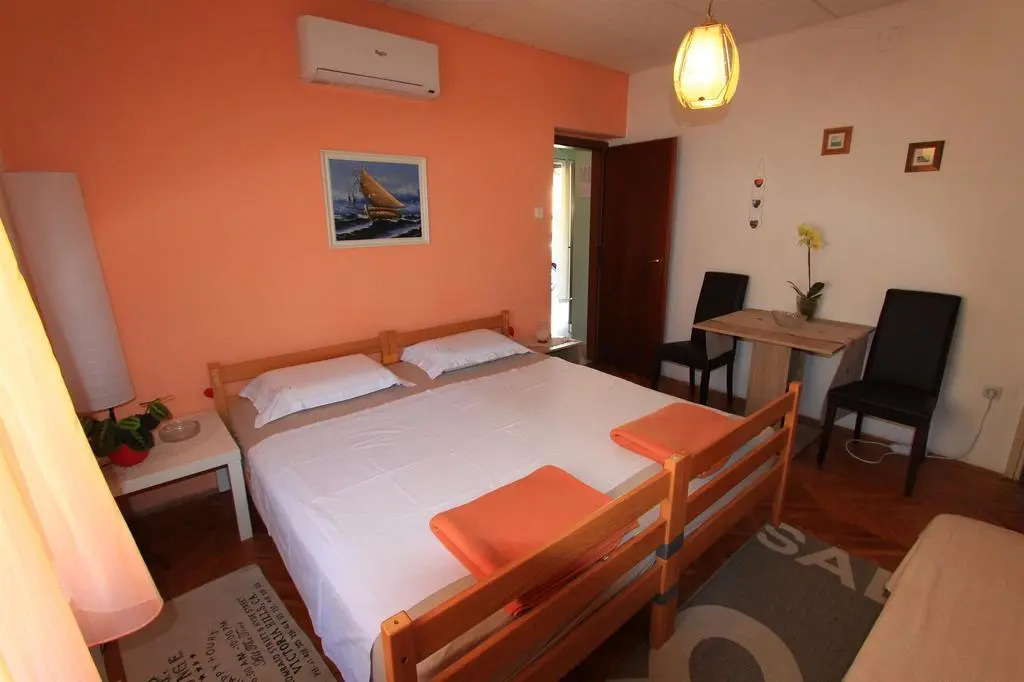Apartment Antic S