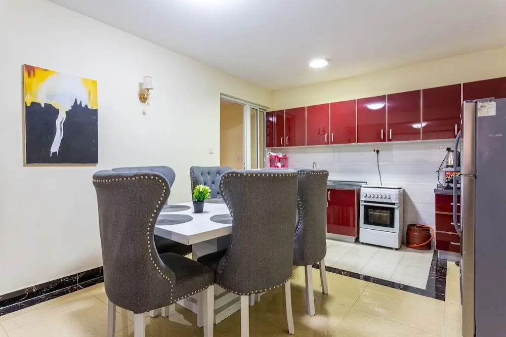 Lux Suites Mango Court Apartments