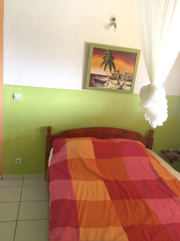 House With 2 Bedrooms in Le Moule, With Enclosed Garden and Wifi - 2 k