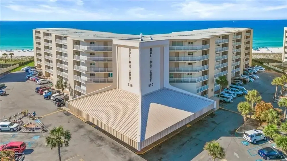 Holiday Surf And Racquet Club 413 1 Bedroom Condo by Redawning