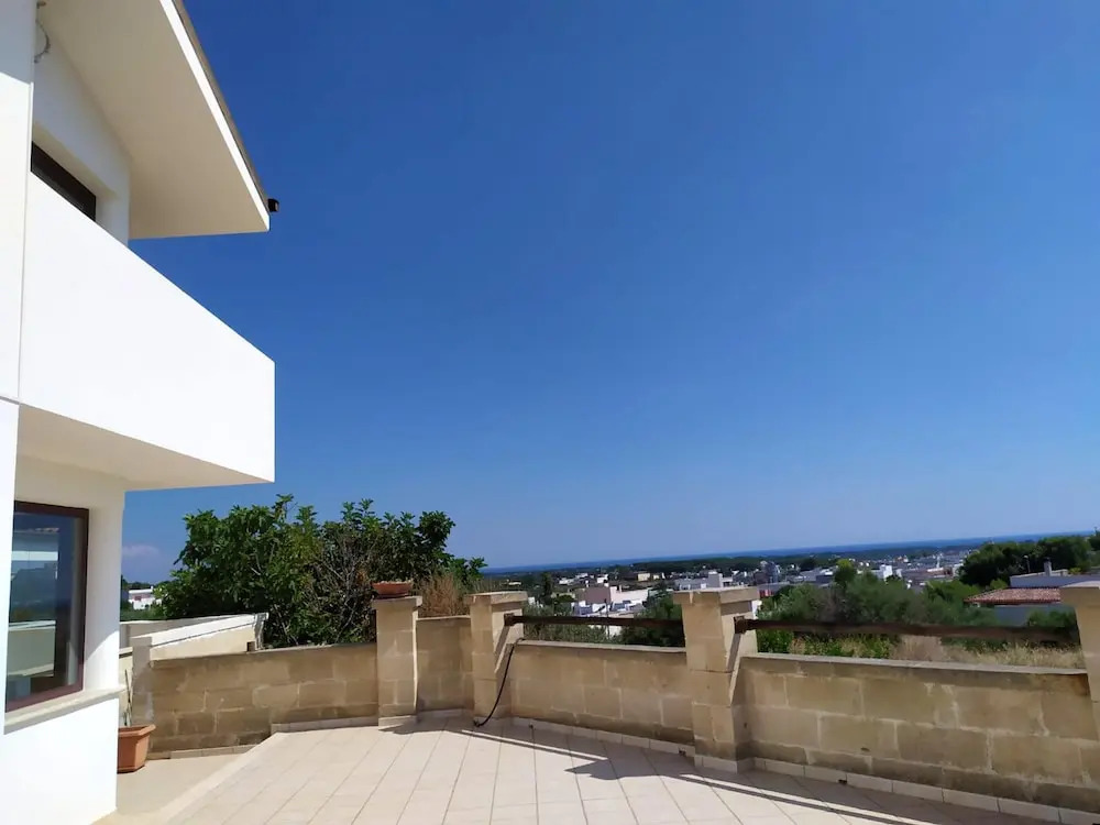 House With 5 Bedrooms in Maruggio, With Wonderful sea View, Enclosed Garden and Wifi Near the Beach