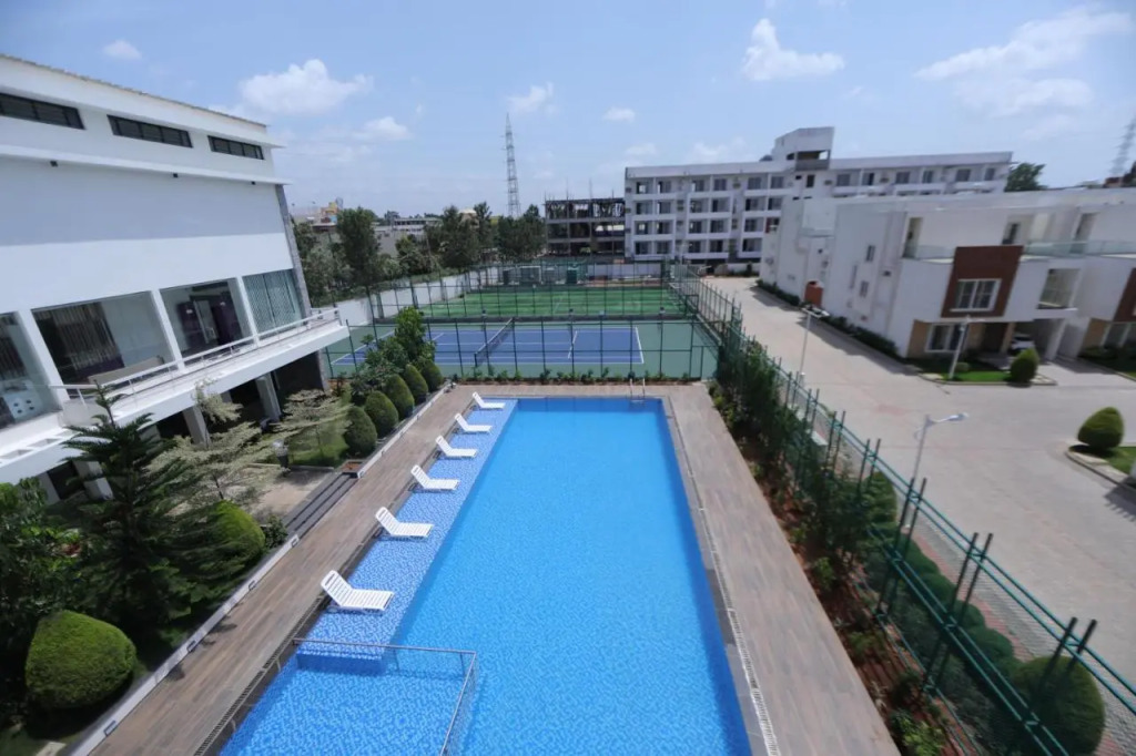 VRR Astoria Hotel & Convention Center