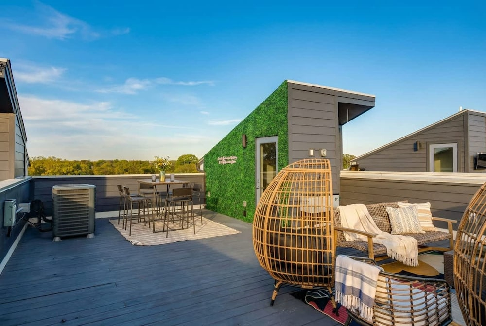 Rooftop Views Ping Pong Lounge Near Downtown Nashville