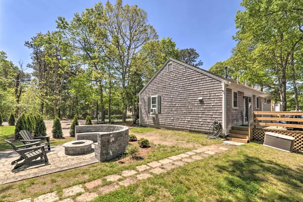 Cape Cod Escape ~ 2 Mi To Beaches & Dining!