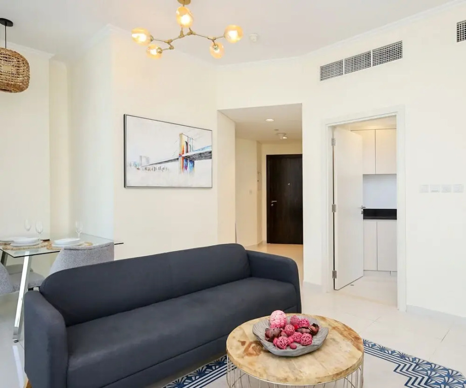 Carson Elegant Living in One Bedroom