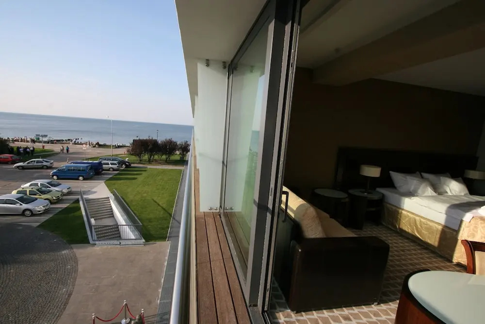 Apartament 214 w Marine Hotel