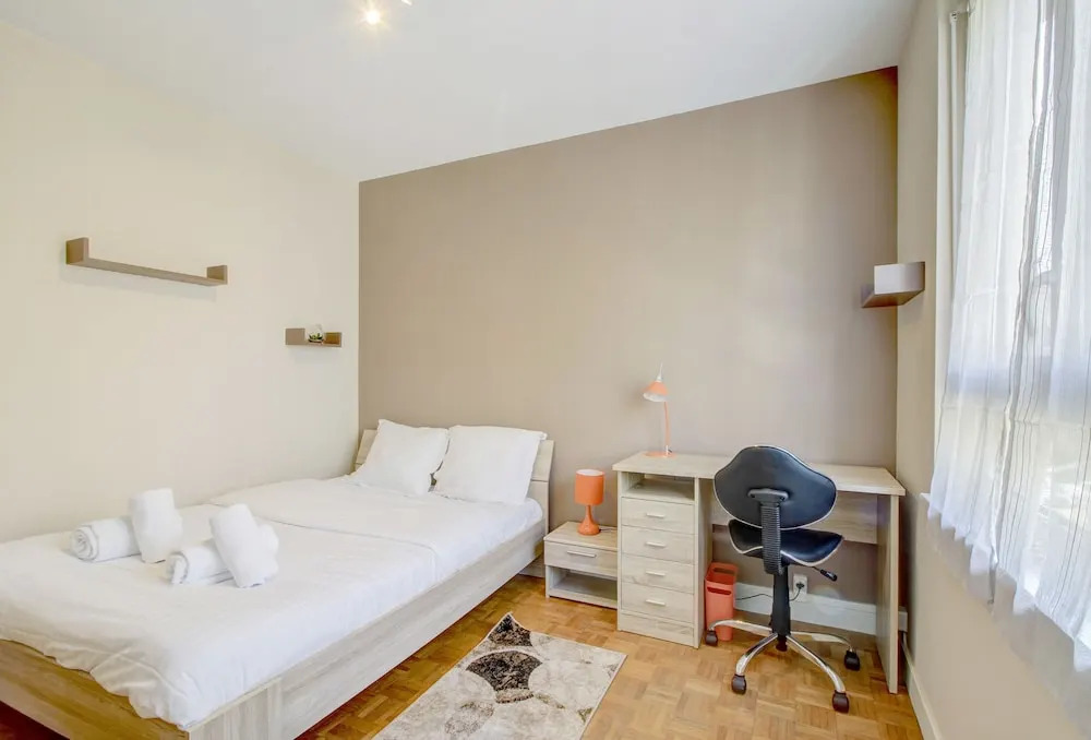 L'Universite  - Cosy & Clean