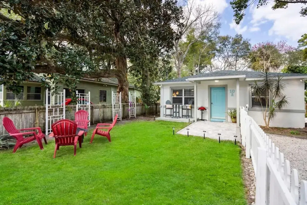 Uptown Gem The Castaway Cottage Dog Friendly