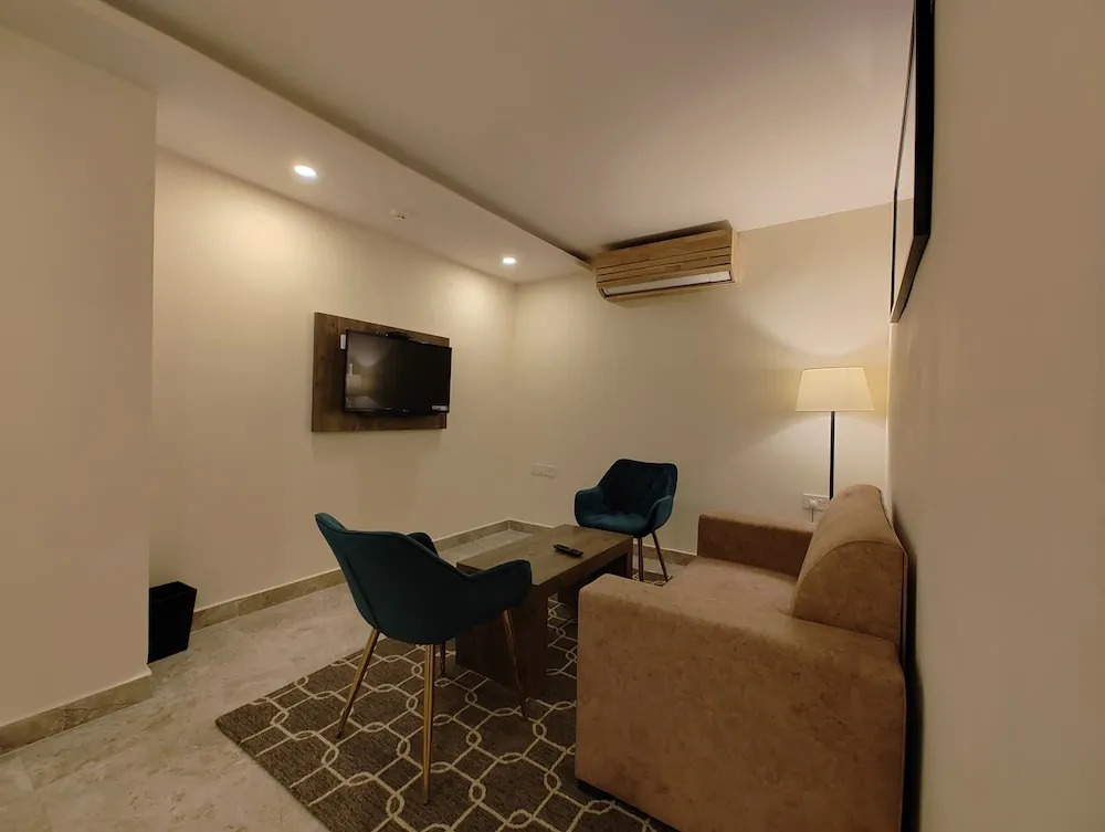 Regenta Inn Greater Noida, 15 Mins to India Expo Mart