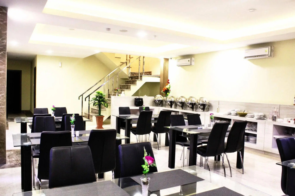 Capital O 454 Raising Hotel