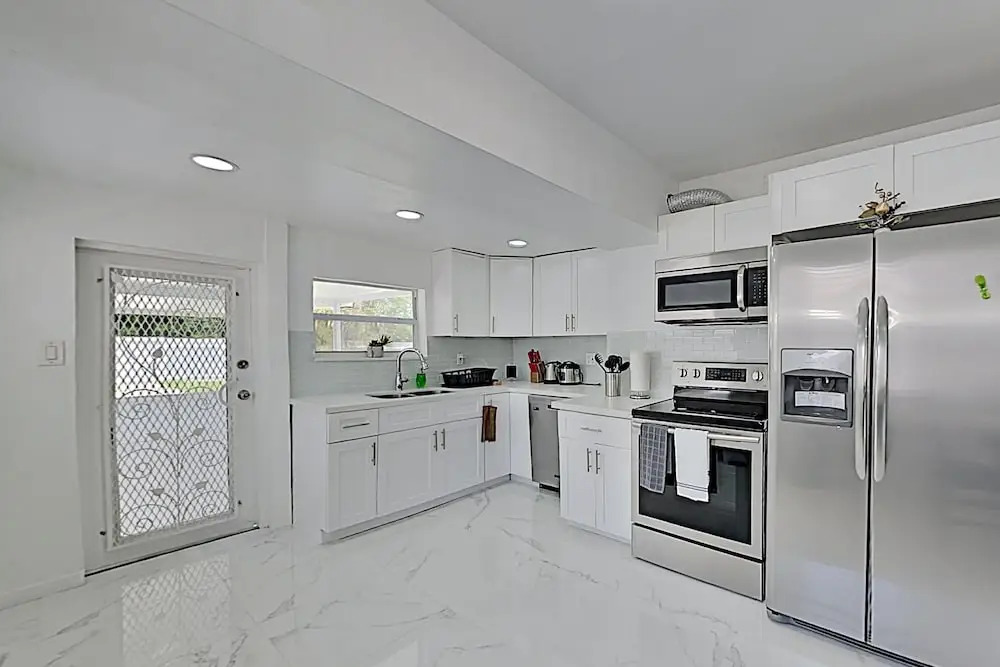 Stylish Getaway W/ New Interior & Private Hot Tub 4 Bedroom Home