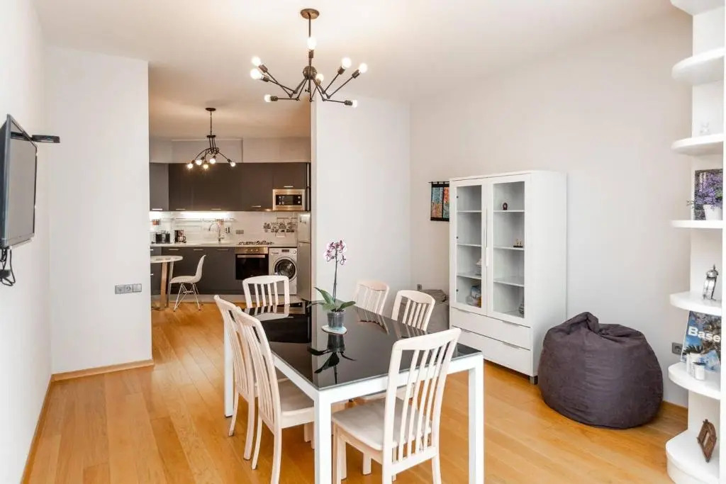 Wehost Spacious place near Rustaveli