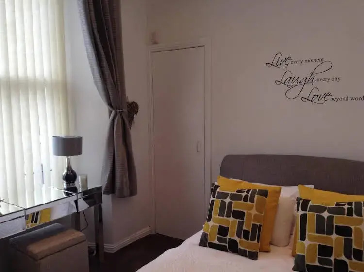 Mode Apartments - Urquhart Court
