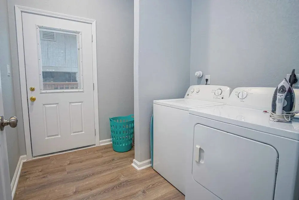Experience Convenience w/ 4br/3ba Near Alamodome
