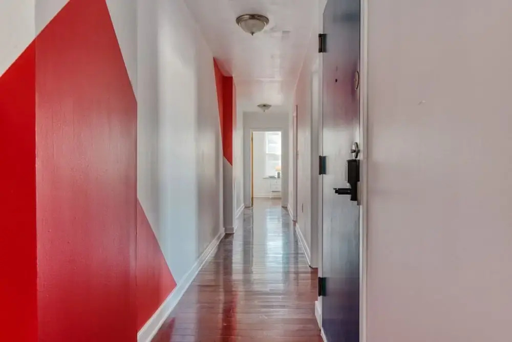 Stairway 3BR Apt w W D Home Theater