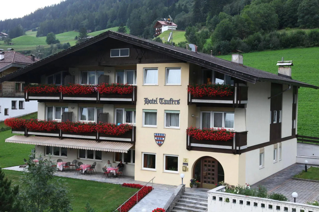 Hotel Taufers