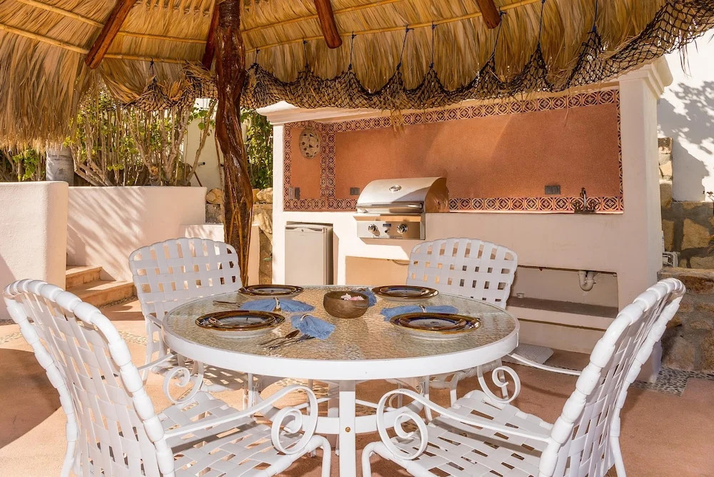 Short Walk to Downtown&Beach from Villa Serrana