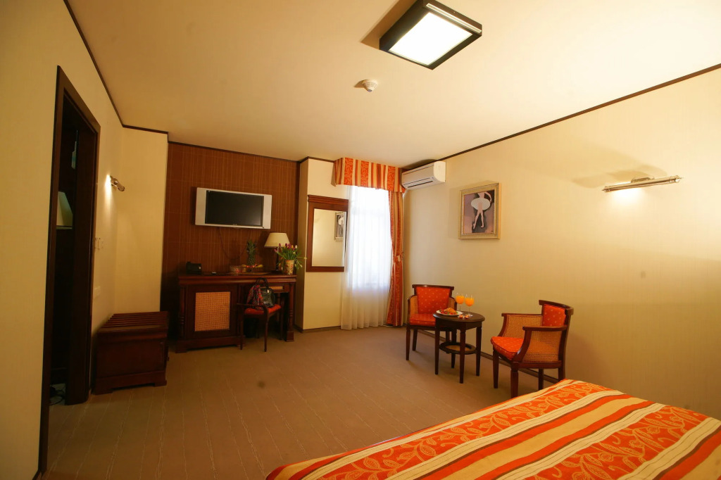 Villa & Restaurant Levoslav House