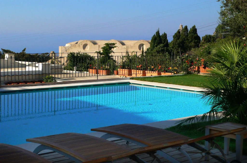 Hotel Canasta