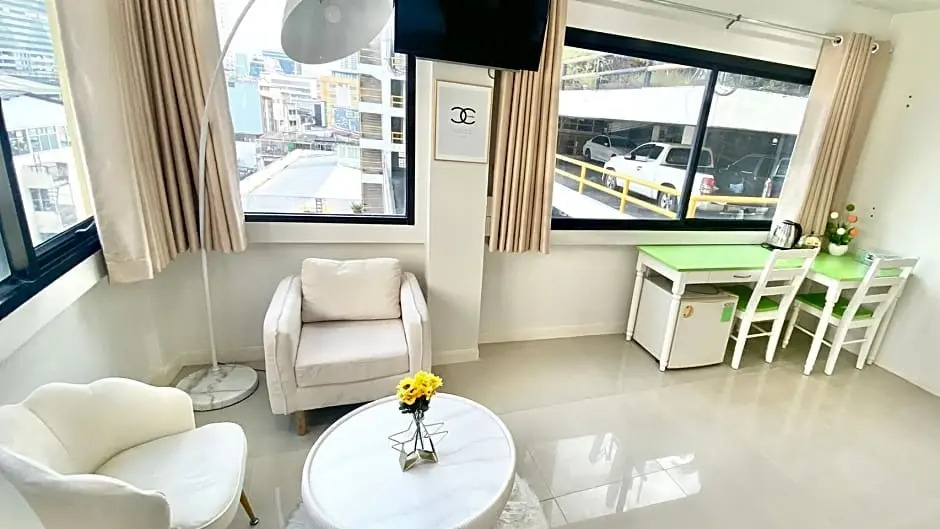 ABCYQ Hotel