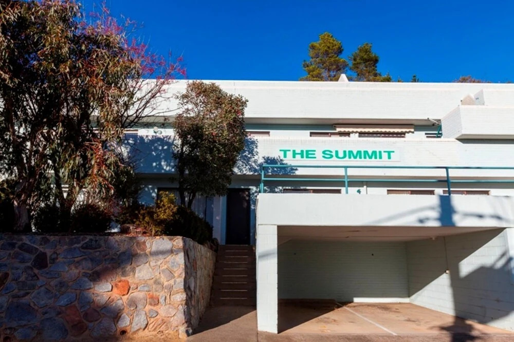 Summit 9 - Modern and stylish newly renovated apartment