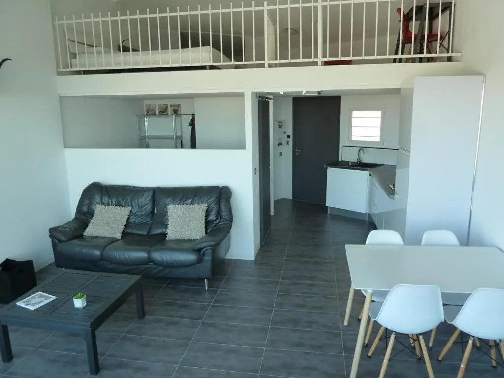 AS14629 - P2 Mezzanine avec vue mer latérale, dans une résidence sur plage avec parking privé