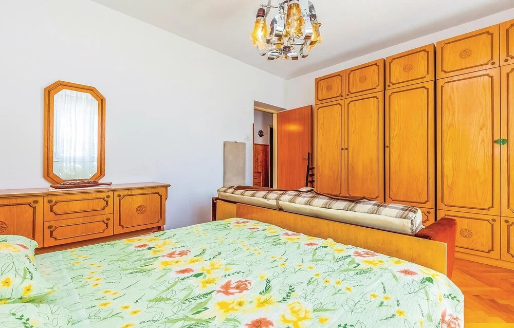 Awesome Apartment in Jadranovo With 2 Bedrooms and Wifi
