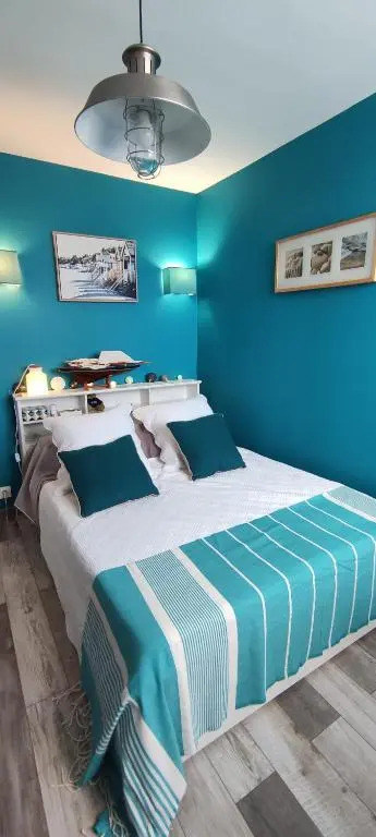 chambres côté plage, aperçu mer, proche aéroport, climatisées et parking gratuit