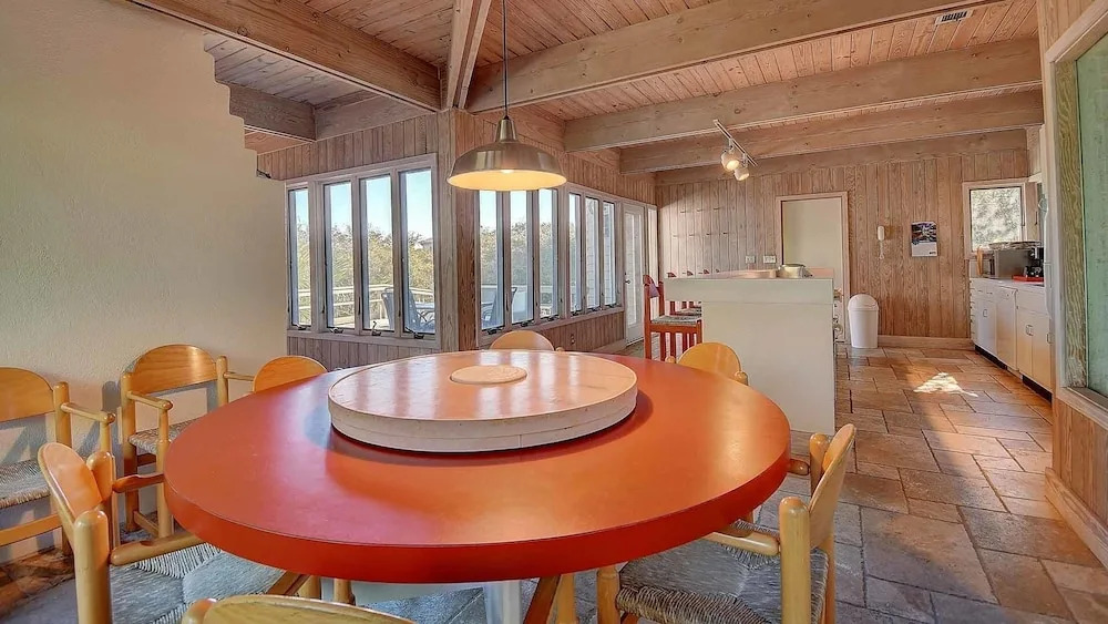 104 the Nautilus 5 Br Home by RedAwning
