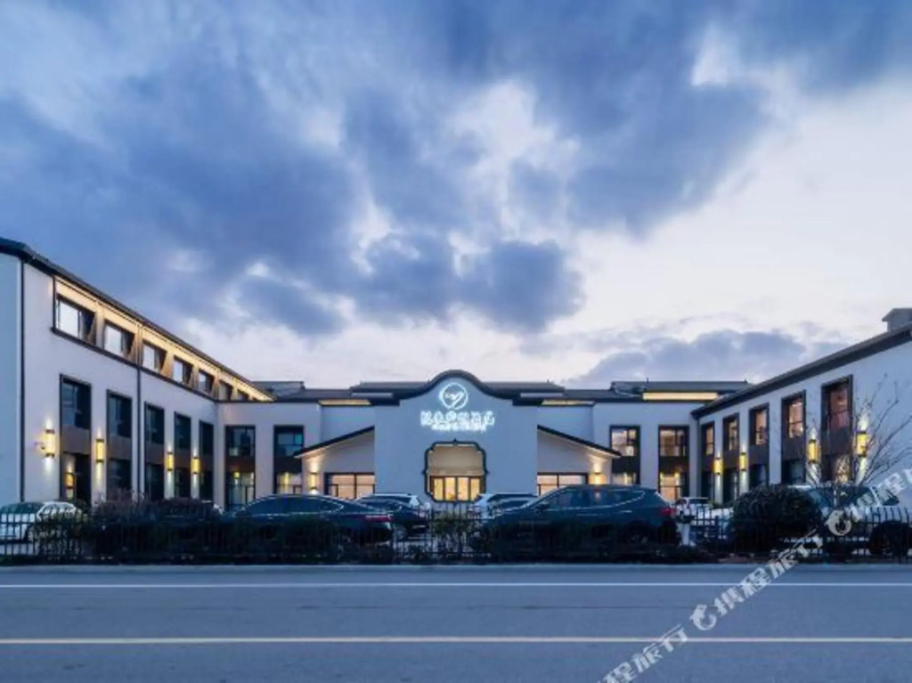 Yooler Resort Hotel