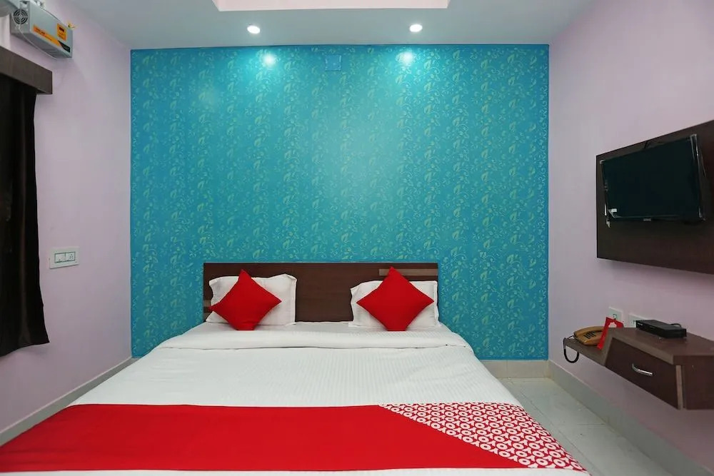 OYO 27734 Hotel Savasi
