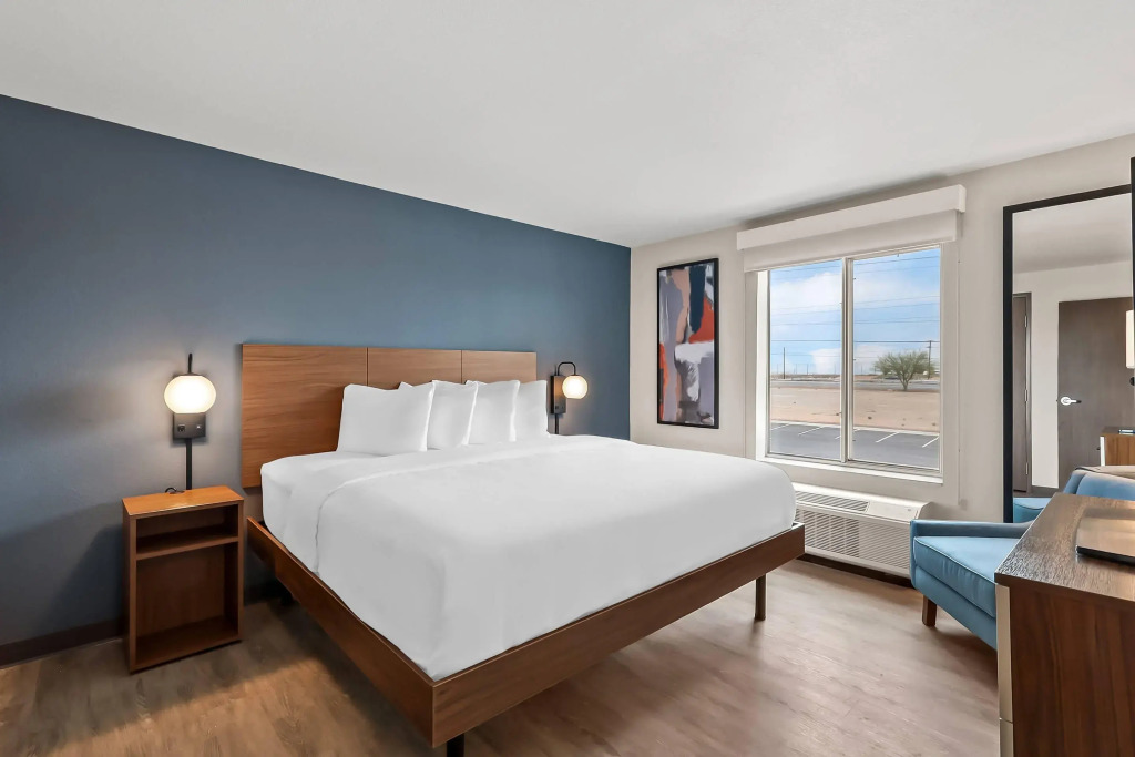 Everhome Suites El Paso Airport Near Fort Bliss by Choice Hotels
