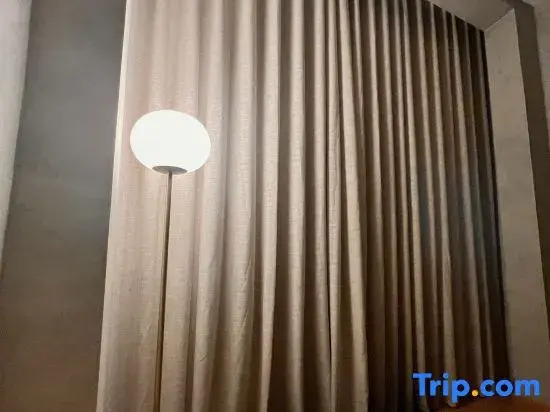 LYLAC Home Saigon COG - Tranquil City Center Wabi Sabi 3BR Townhouse in D1