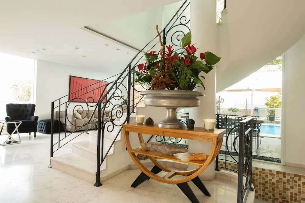 Alma Suites