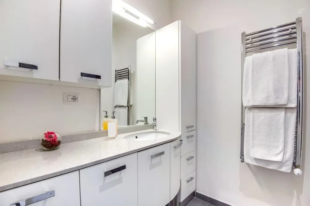 Charming 2 Beds Flat in a Great Area