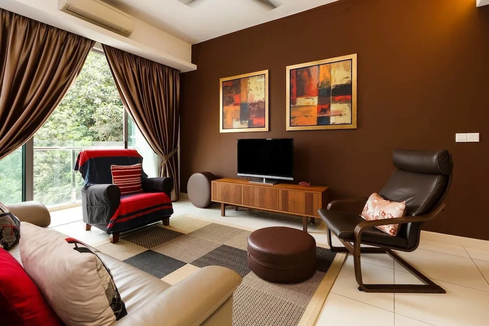 Cozy 2 BR Near KL Tower, Lush Greenery