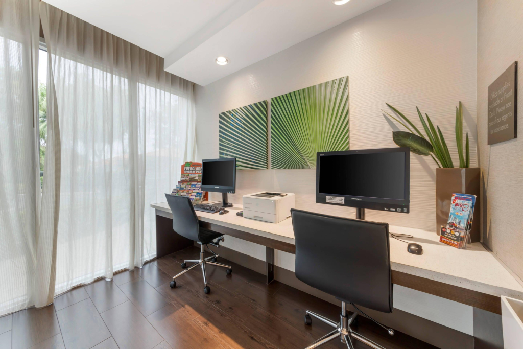 Comfort Suites Miami Airport North