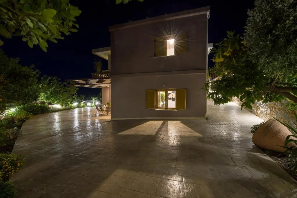 Villa Lady Dafni with private heated pool