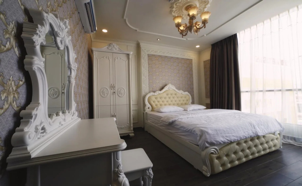 royal hotel bà điểm hồ chi minh