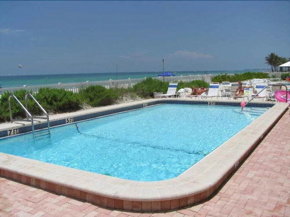 Anna Marie Island Apartments