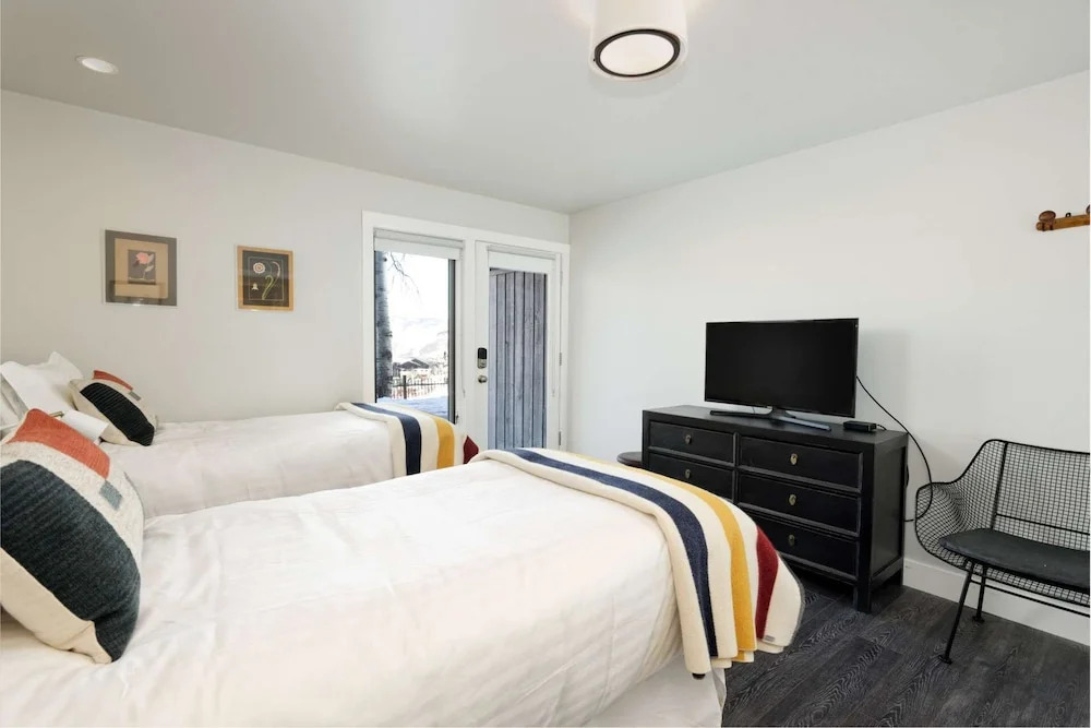 Shadowbrook Condos by iTrip Aspen Snowmass