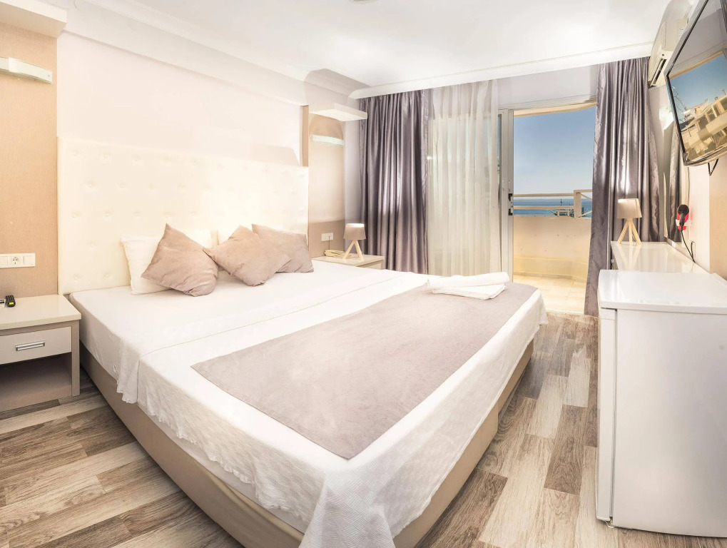 Temple Class Hotel