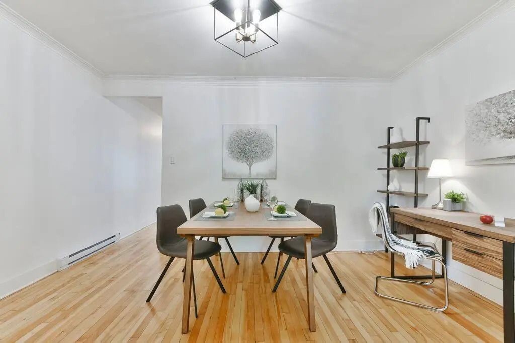 Lovely 1BR - 5mins from Laurier Metro