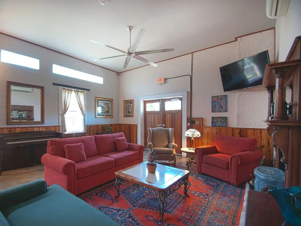 Inn at the Old Jail