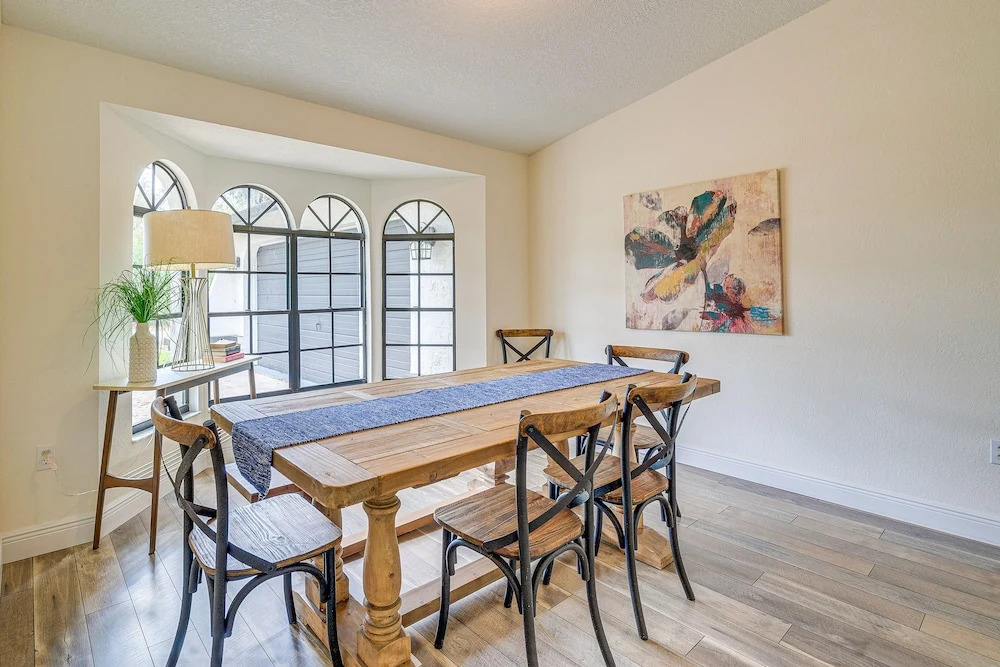 Spring Hill Retreat W/ Pool: 7 Mi To Weeki Wachee!