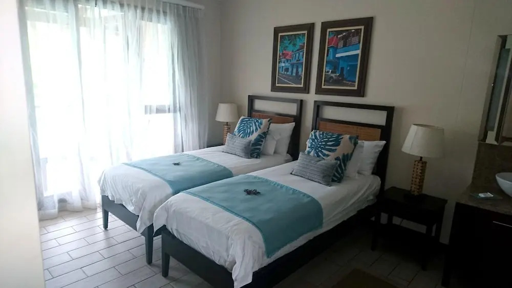 House With 3 Bedrooms in Mahé, With Wonderful sea View, Private Pool a