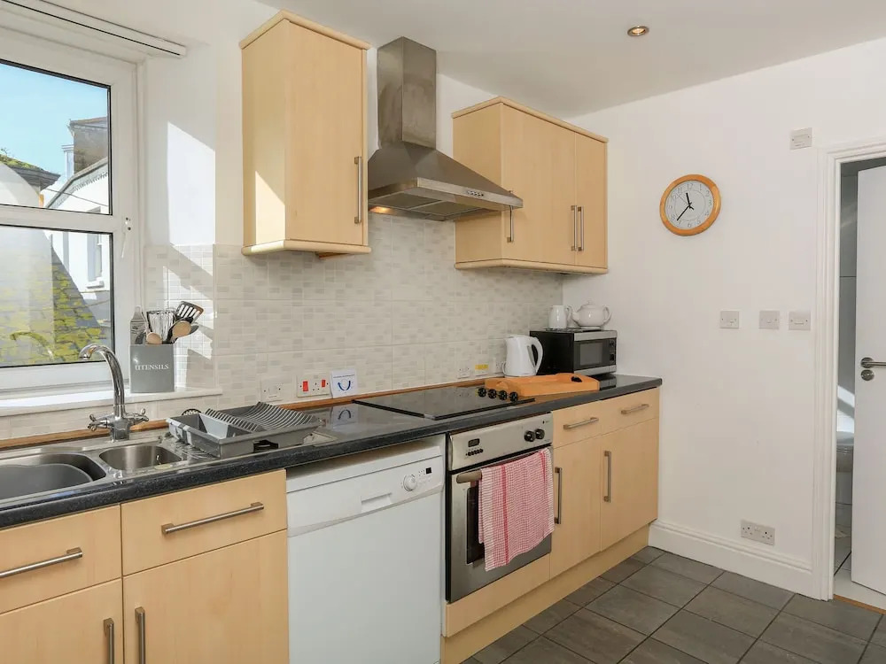 28 the Salcombe