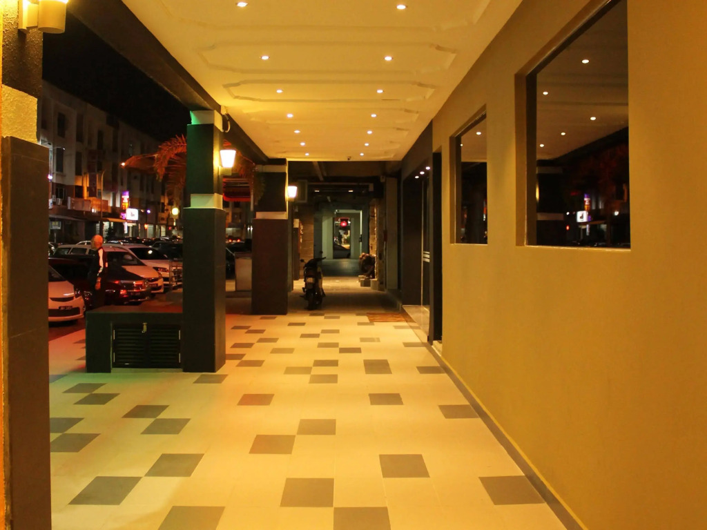 Clover Hotel