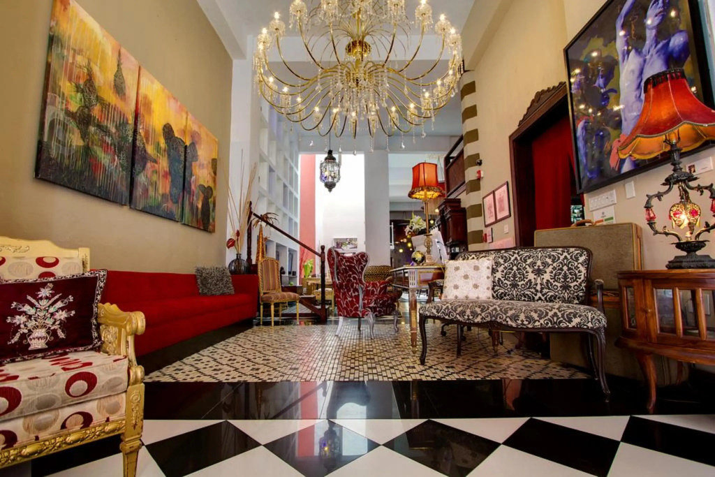 CasaBlanca Hotel